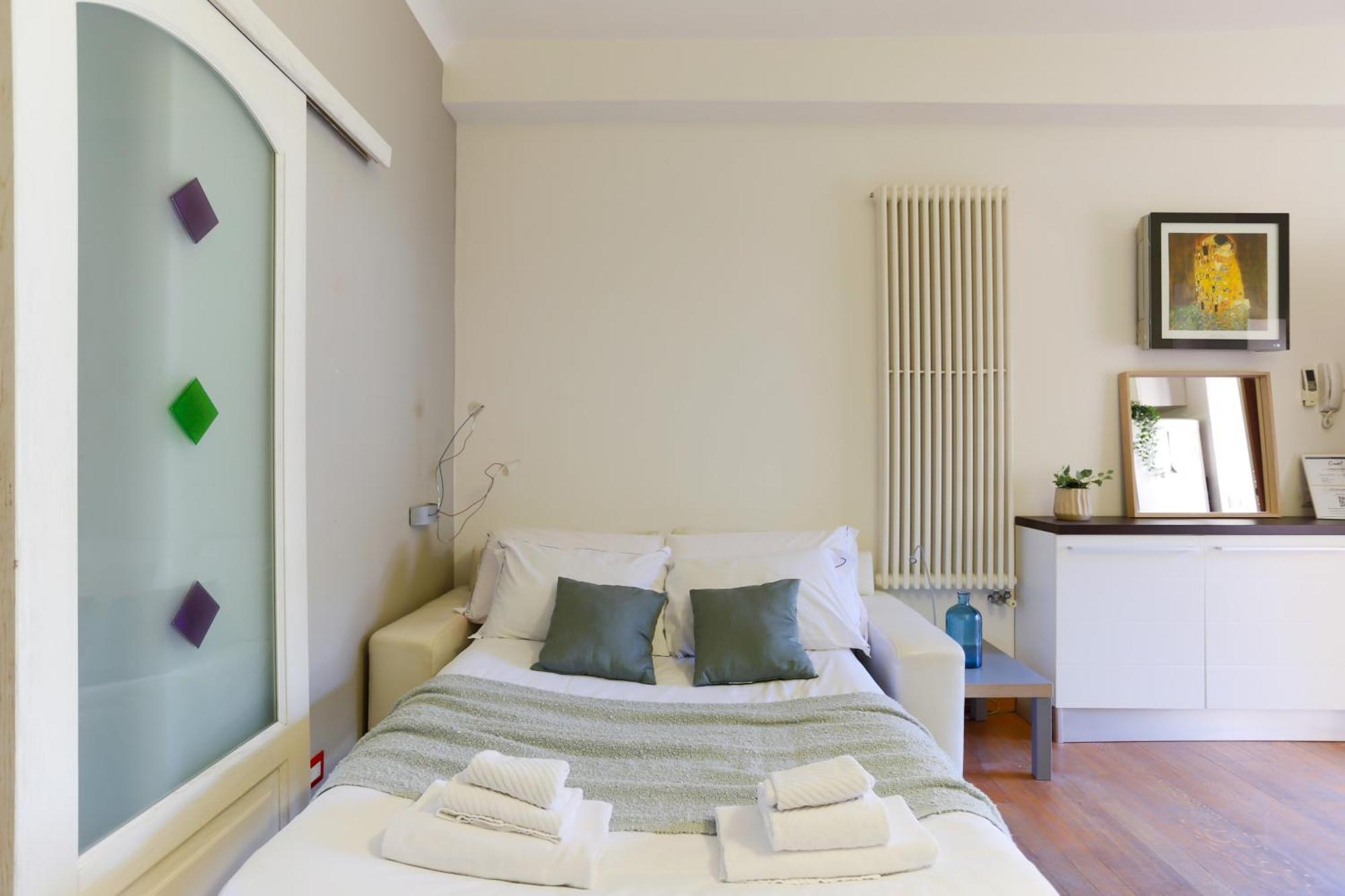 The Rent - Near Navigli Apartment *